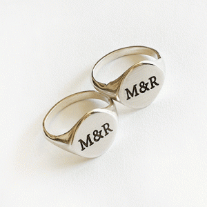 2 טבעות חברות – חותם אותיות